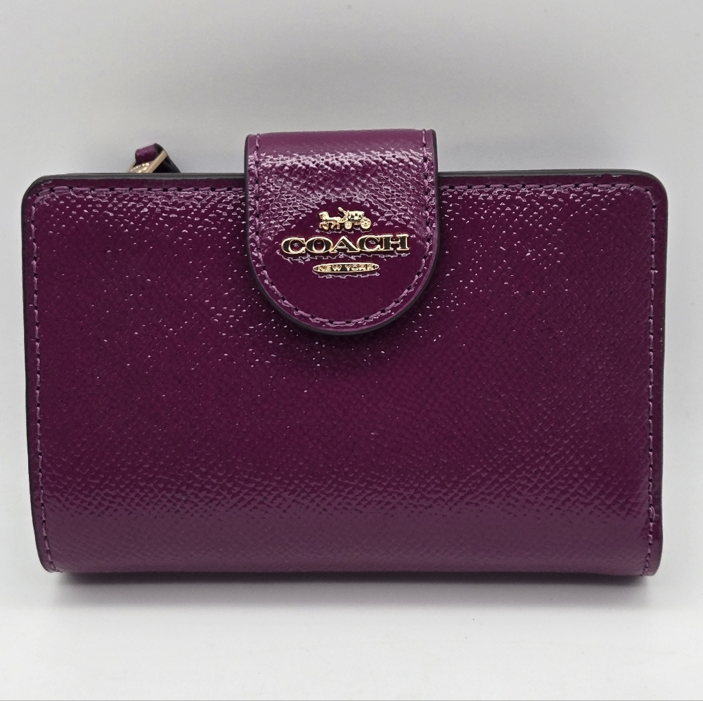 New With Tags Coach Compact Corner Zip Wallet